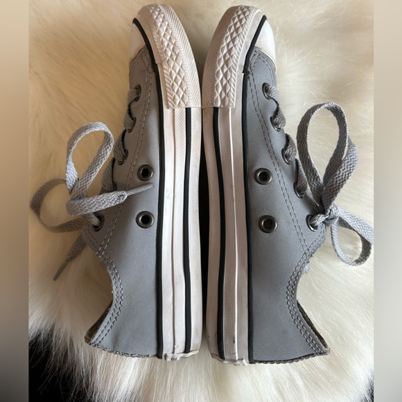 Converse ⚜️ Gray Leather Low Top Sneakers - Picture 5 of 7